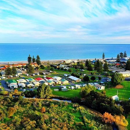 Moana Beach Tourist Park Екстер'єр фото