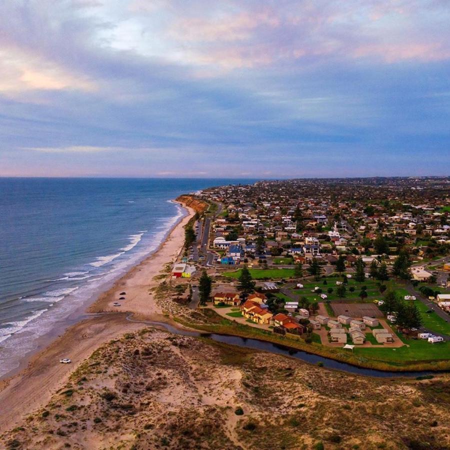 Moana Beach Tourist Park Екстер'єр фото